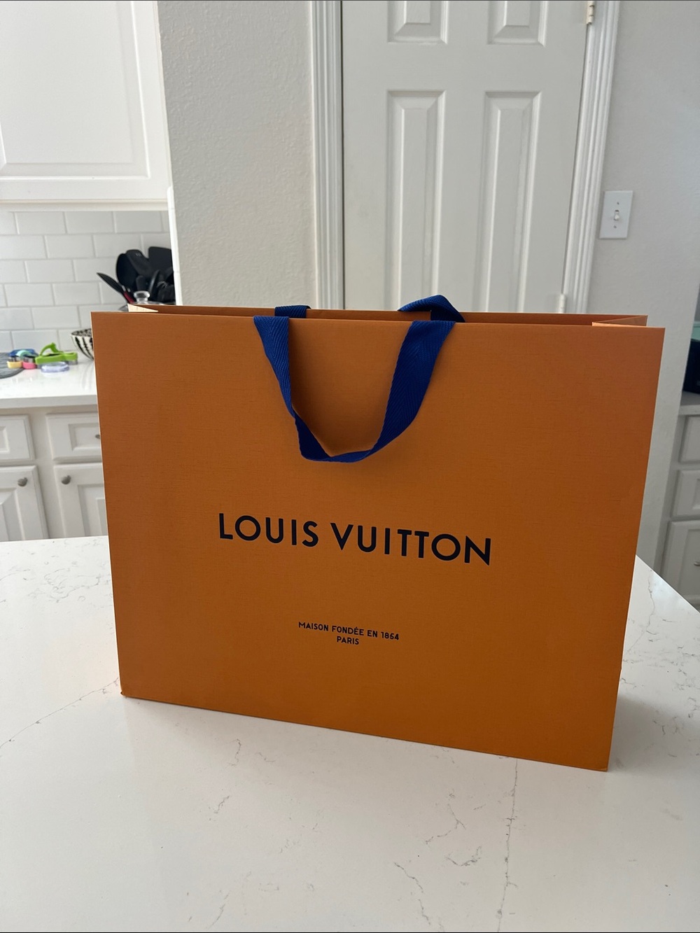 Louis Vuitton Shopping Bags - Picture 6 of 16